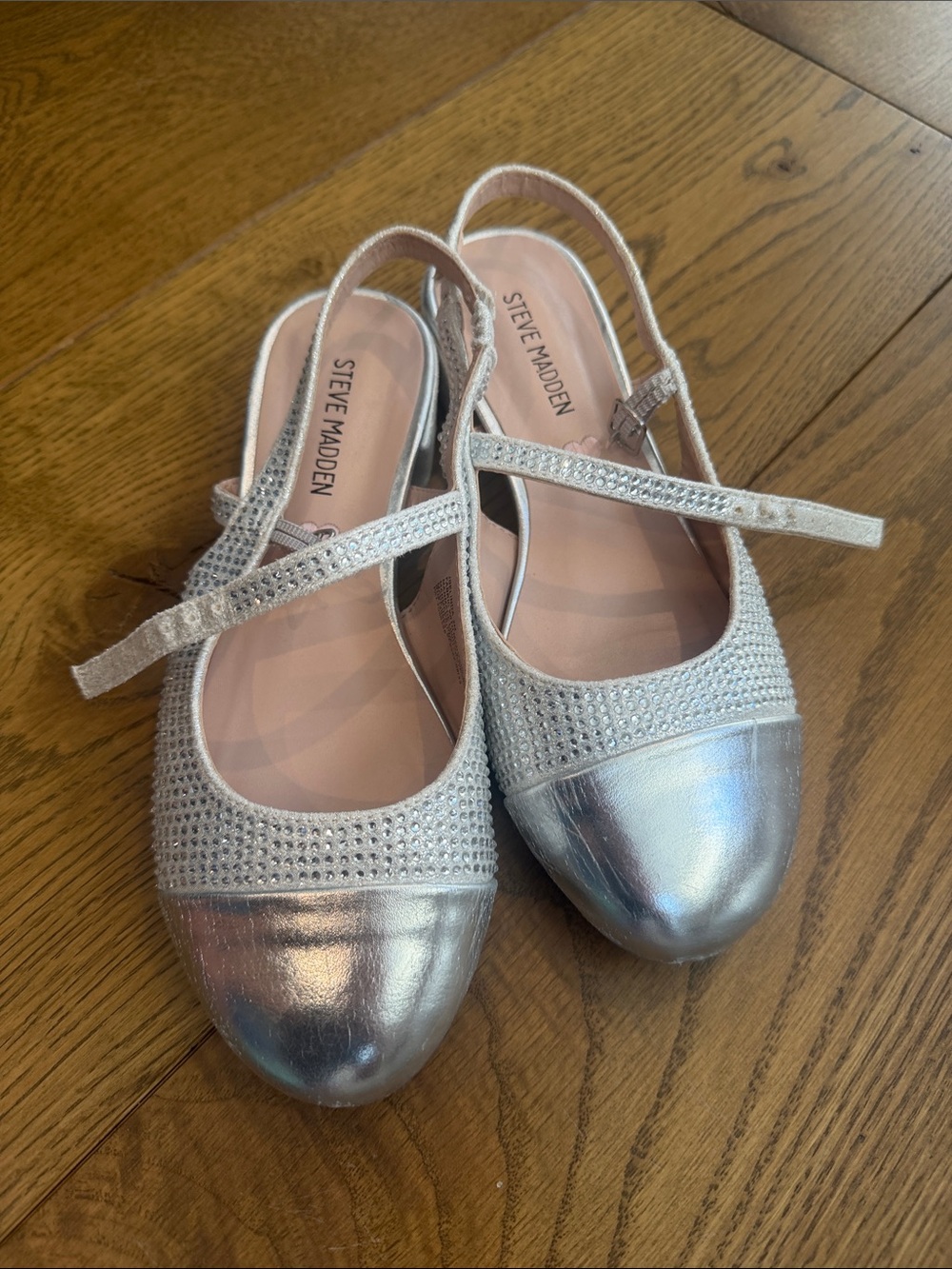 Steve Madden Silver Sparkle Mary Jane Flats heels for Girls- size 2